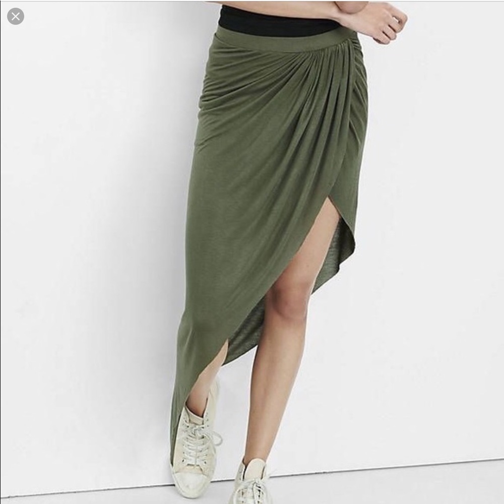 Asymmetrical skirt - Picture 2 of 4